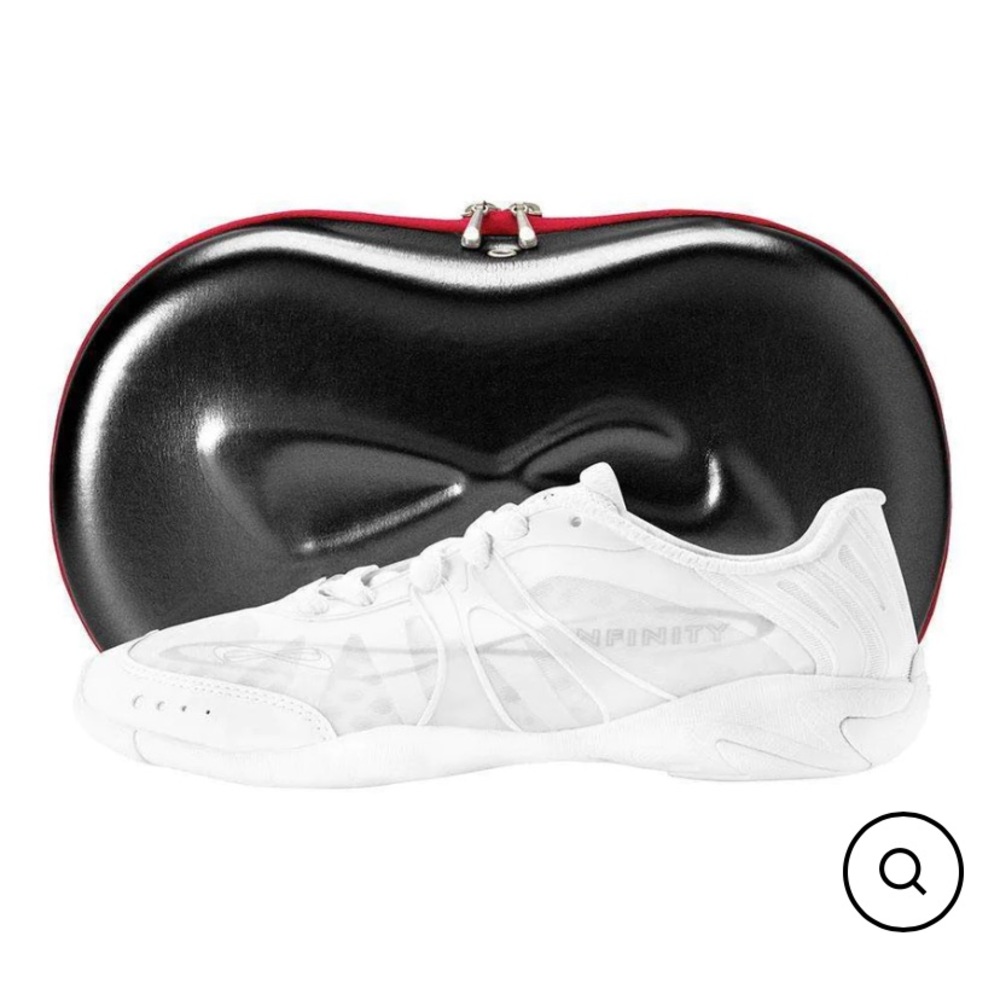 Nfinity white vengeance cheer shoe; size 7
